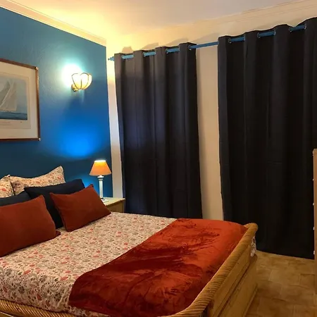 2 Bedrooms With Wifi At Lejlighed Sesimbra