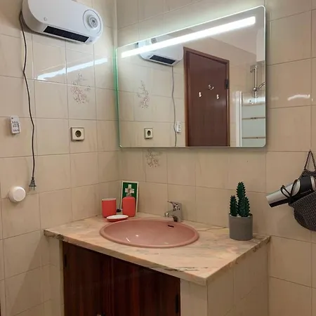 Lejlighed 2 Bedrooms With Wifi At