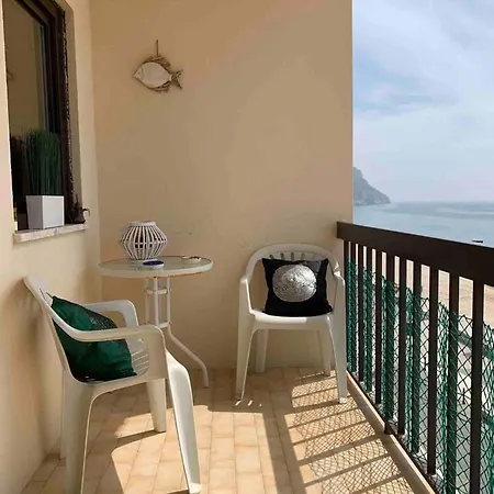 2 Bedrooms With Wifi At * Sesimbra