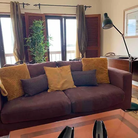 2 Bedrooms With Wifi At * Sesimbra